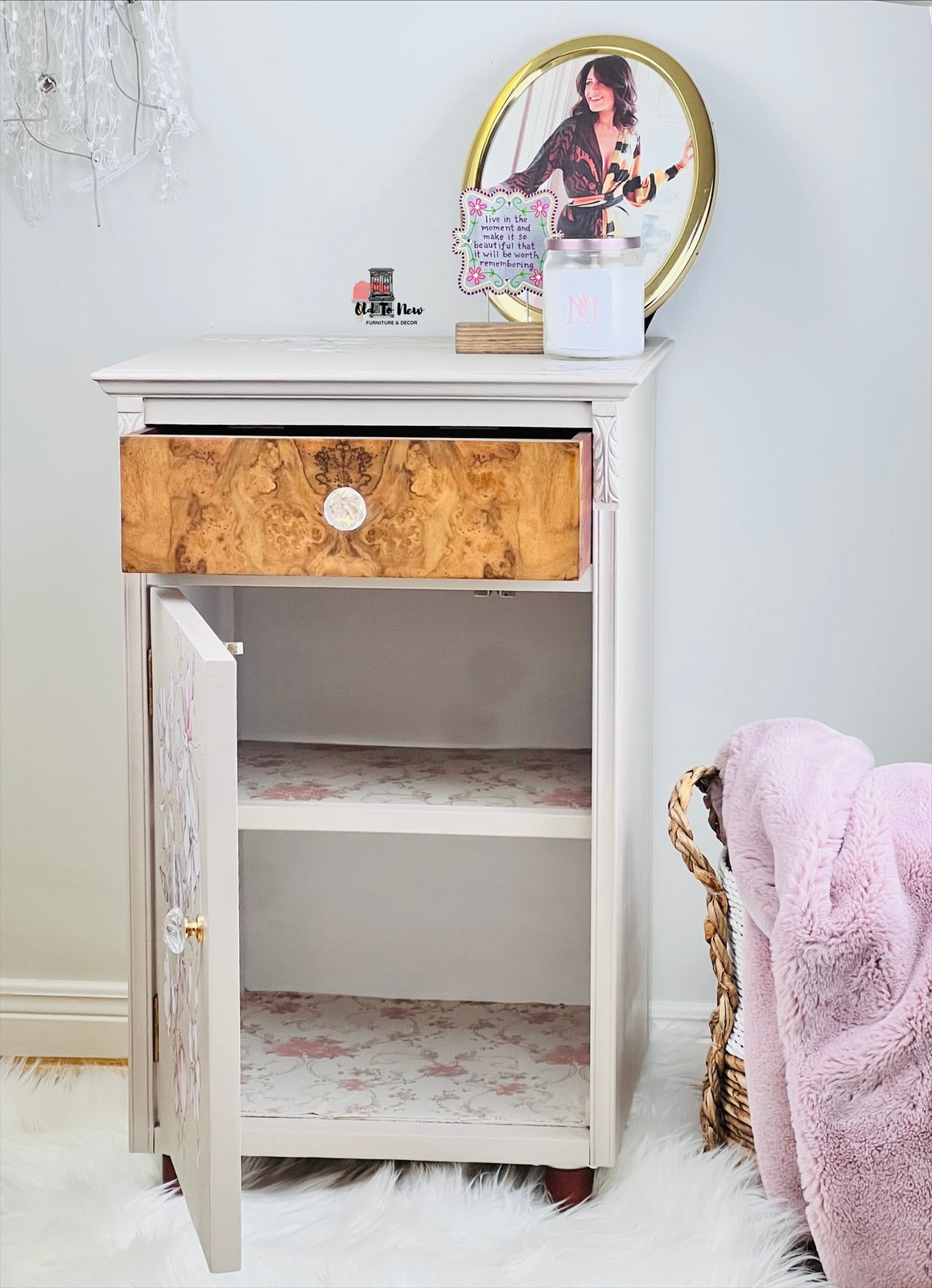 Beautiful Accent Cabinet with Storage Shelves & Drawer.