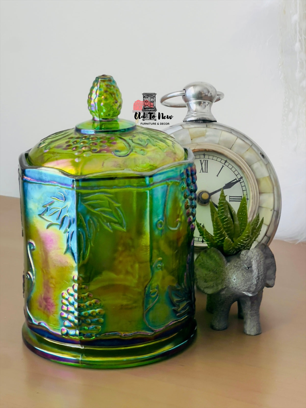 LG Indiana Glass Harvest Grape Iridescent Green Carnival Canister Jar & lid; old to new furniture & Decor, Toronto Canada