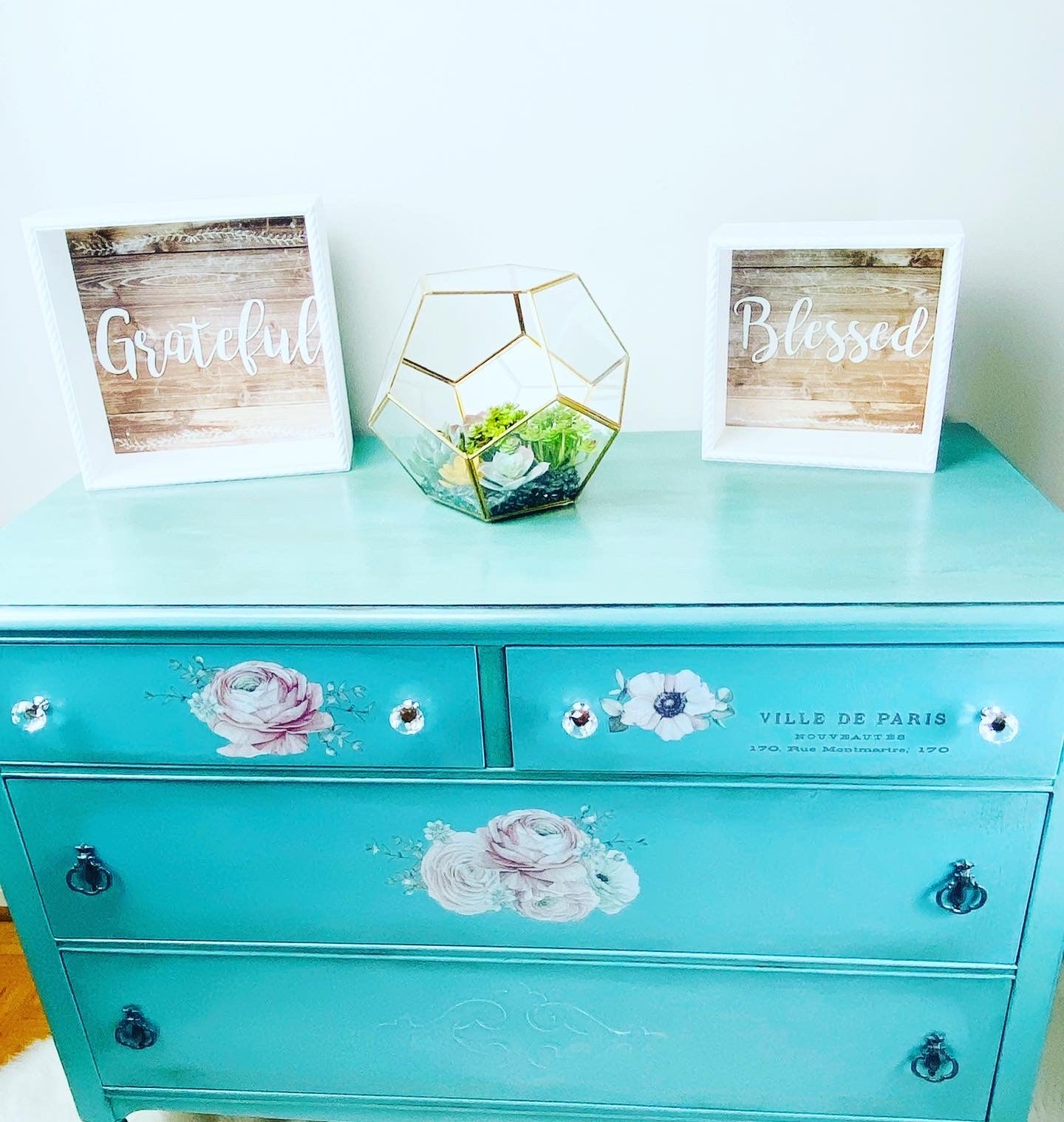 Gorgeous 4 drawer Dresser, TV stand, Sideboard Painted Teal