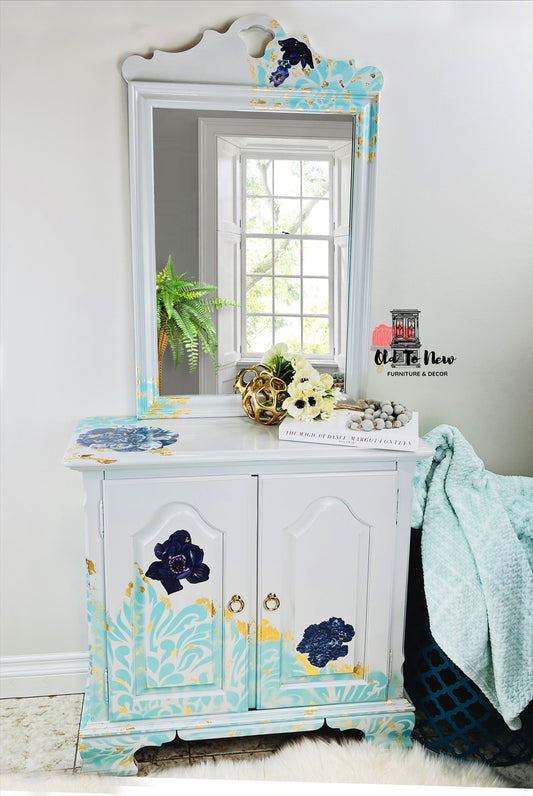 Gorgeous Entryway Foyer Area Console Sideboard and Mirror