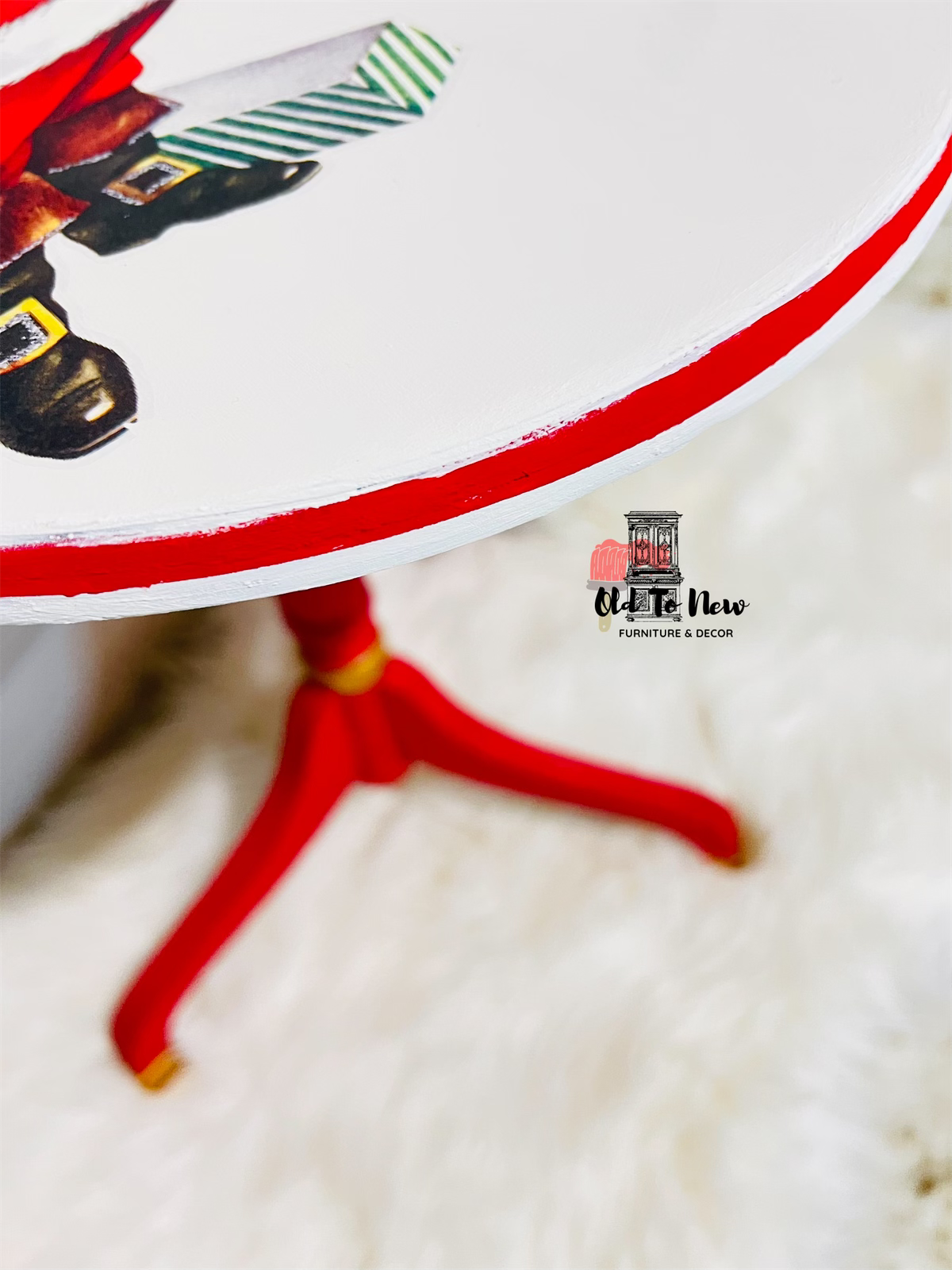 Accent table