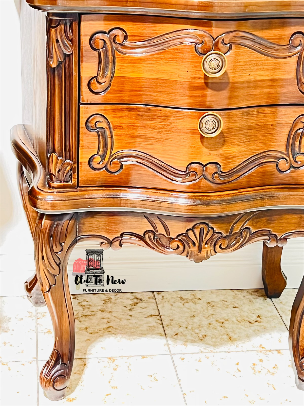 ornate end table Mississauga antiques | Customizable