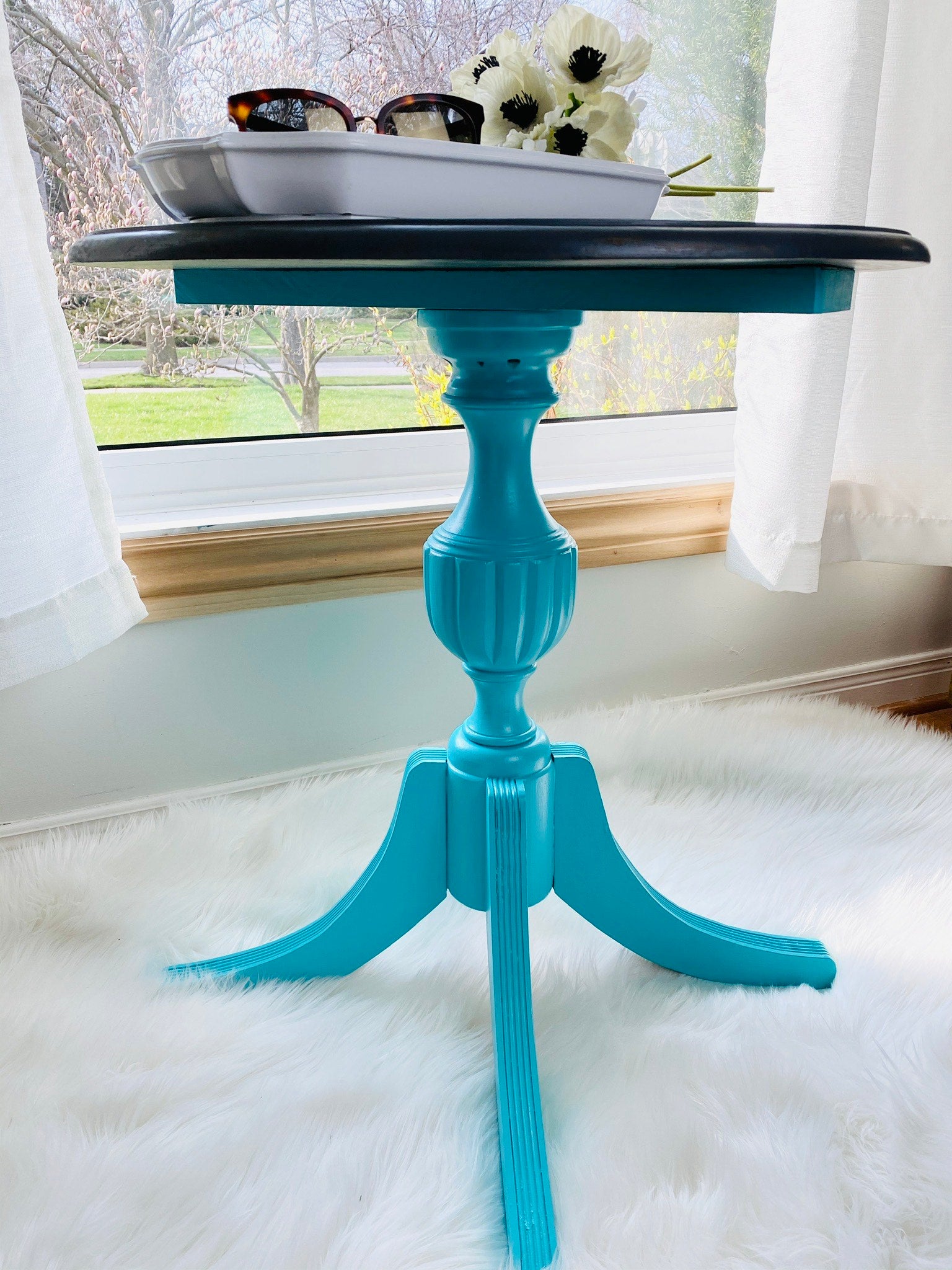 Aqua end store table