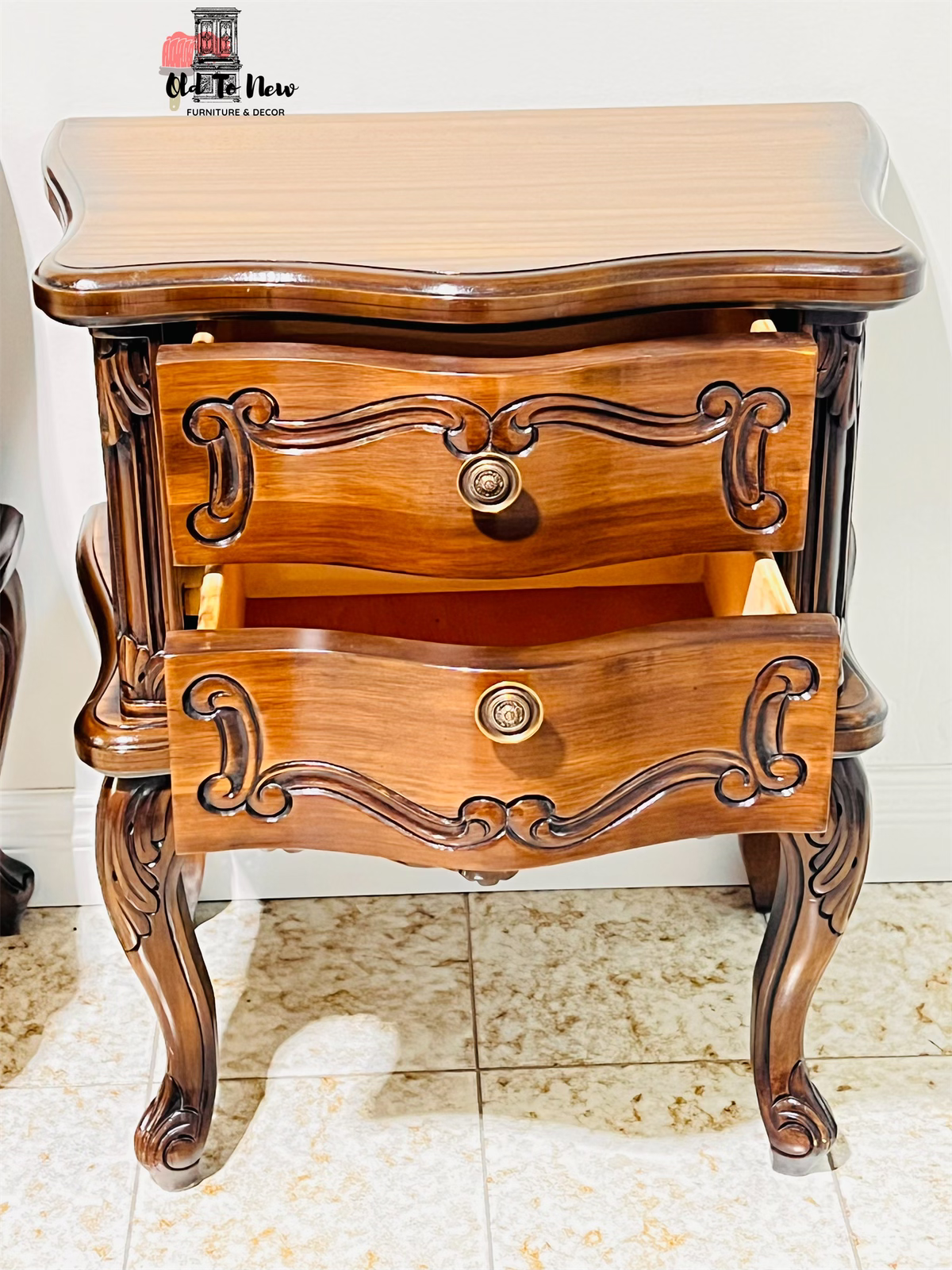 Wood End Table. Ornate - Old to New Furniture and Decor