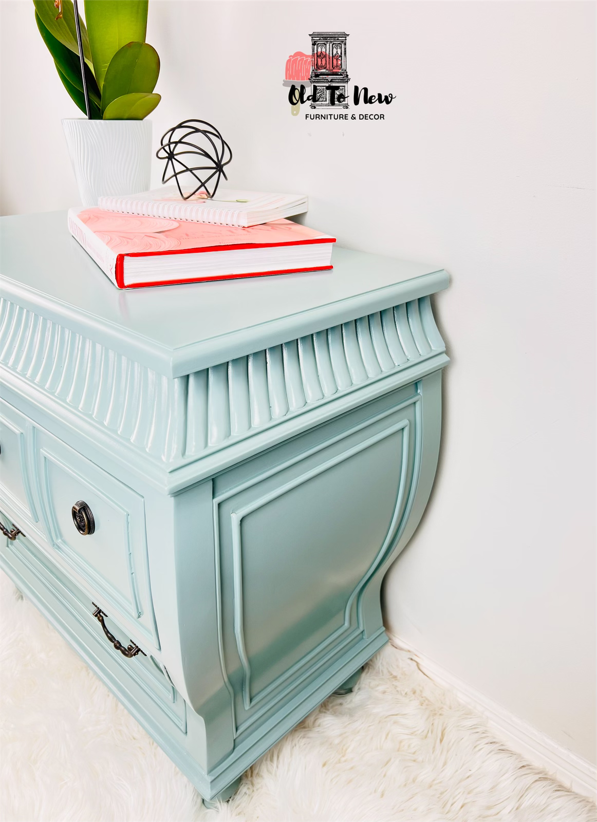 Soft Blue Bombay Chest Fusion Mineral Paint