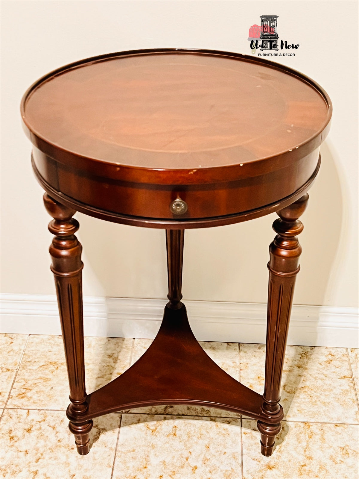 Bombay accent outlet table