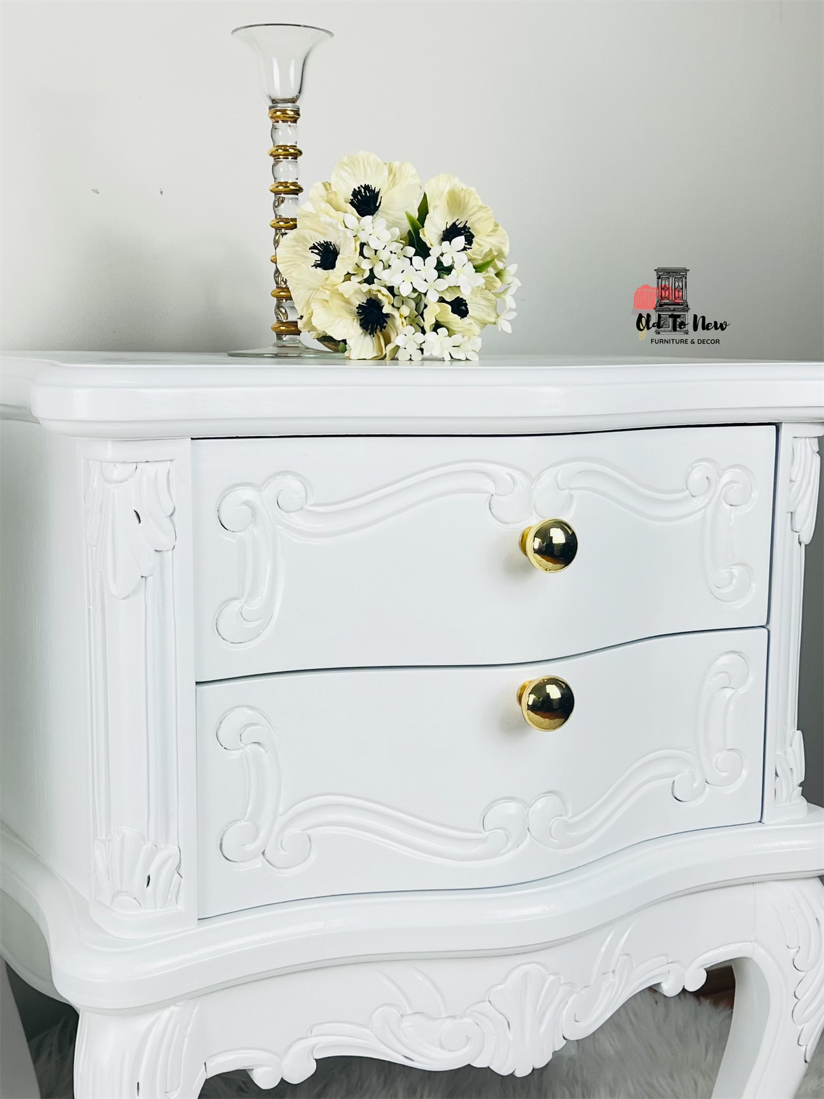 Stunning White End Table with Ornate Details, Old to New Furniture & Decor, Picket Fence Fusion Mineral Paint. 